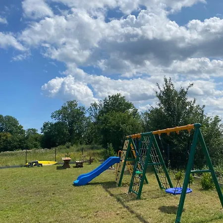 Sunports アパート ミコシェボ